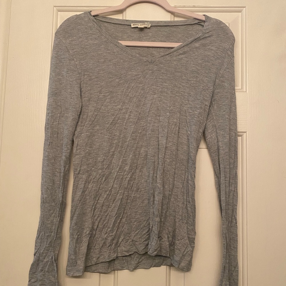 Long sleeve grey v neck